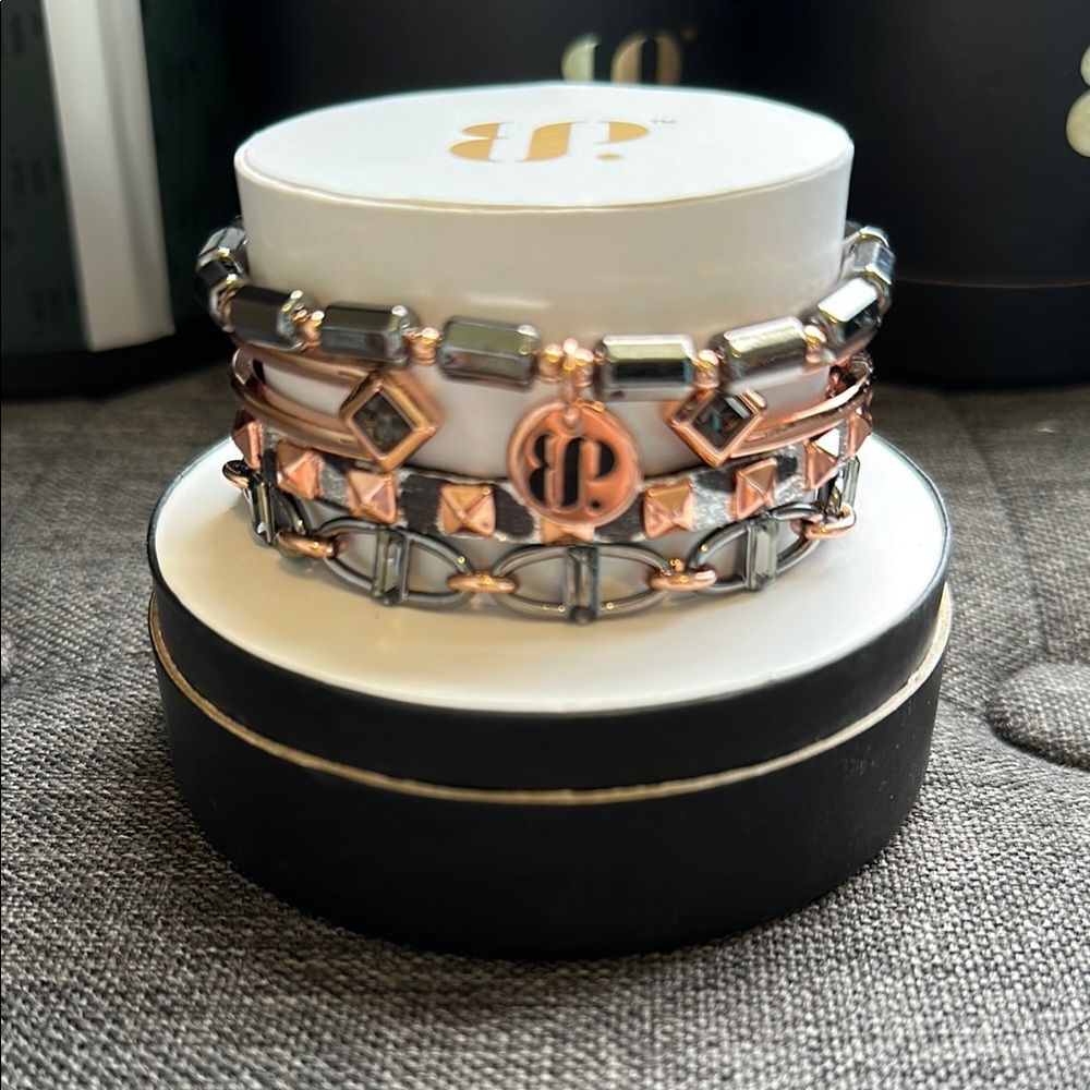 Elegant Women's Bracelet Set in Rose Gold and Silver